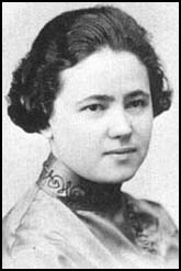 Anarchist Mollie Steimer around the time the pamphleteers were arrested and convicted.