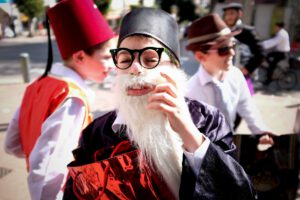 Child Purim dressed up