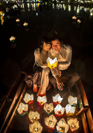 Obon couple Japan lanterns